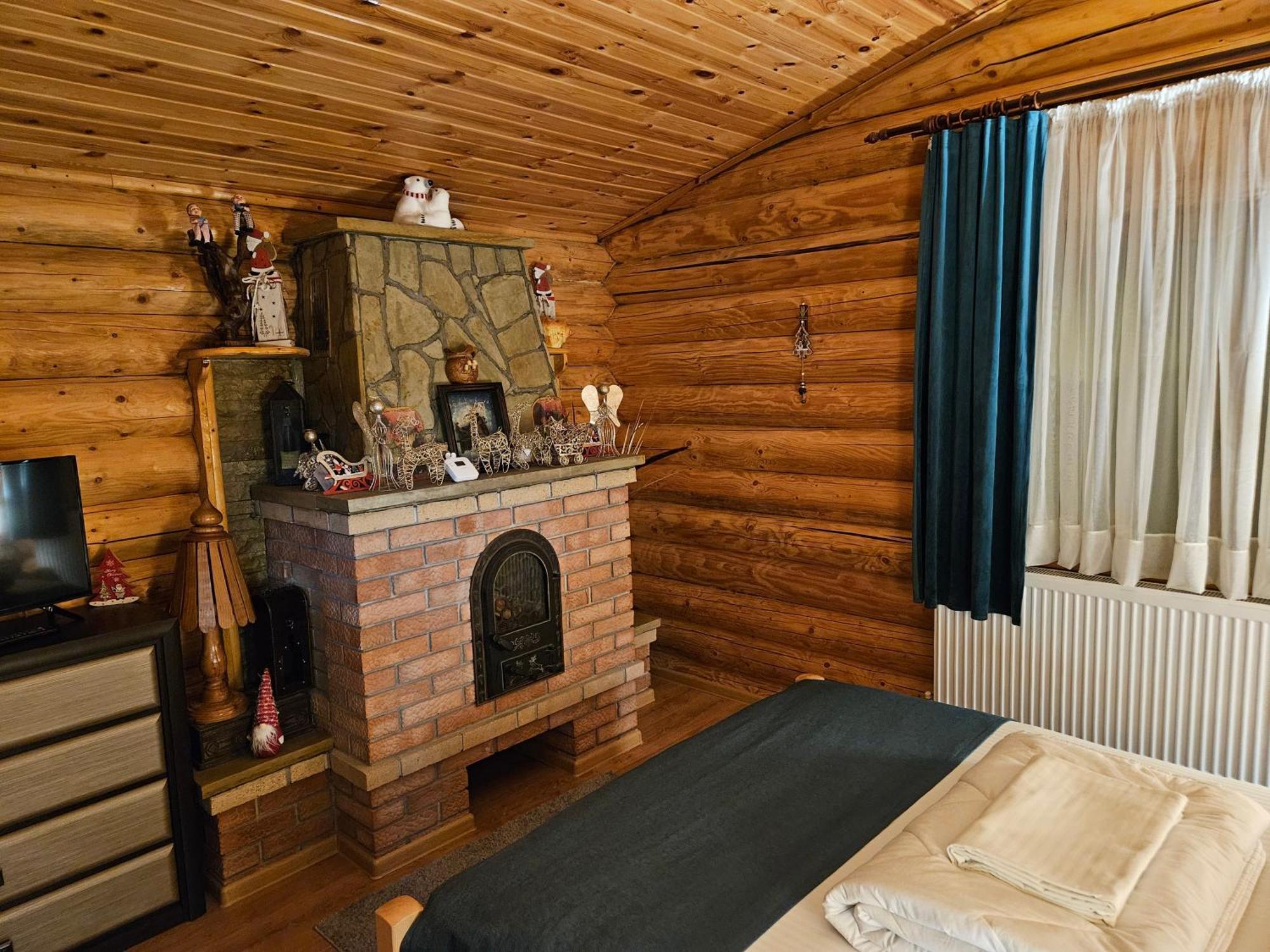 Cabana Alesia, Relaxare La Poalele Raraului Câmpulung Moldovenesc Exteriér fotografie