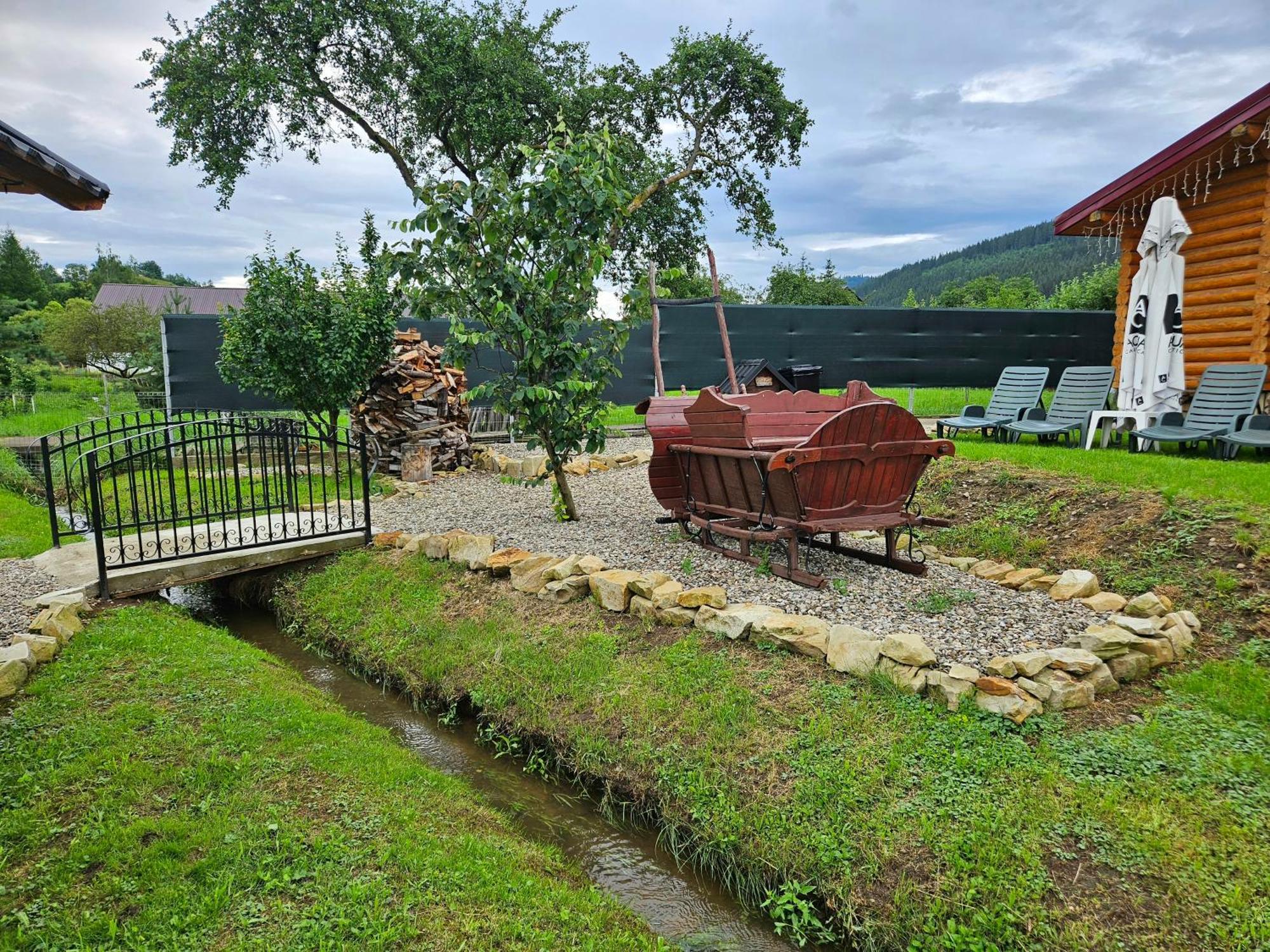 Cabana Alesia, Relaxare La Poalele Raraului Câmpulung Moldovenesc Exteriér fotografie