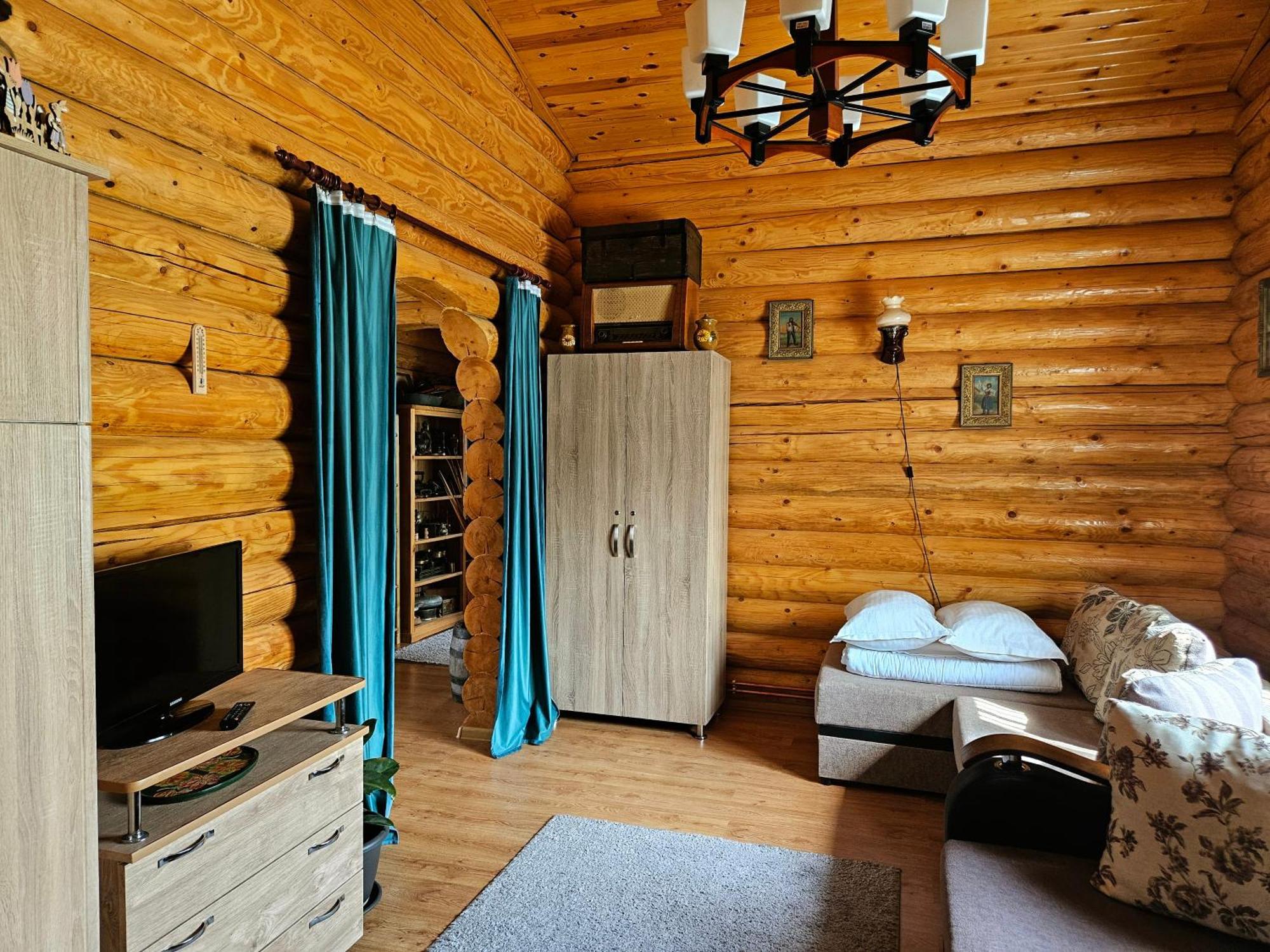 Cabana Alesia, Relaxare La Poalele Raraului Câmpulung Moldovenesc Exteriér fotografie